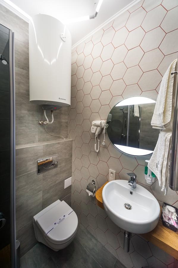 Beehive Hotel Odesa Exterior photo